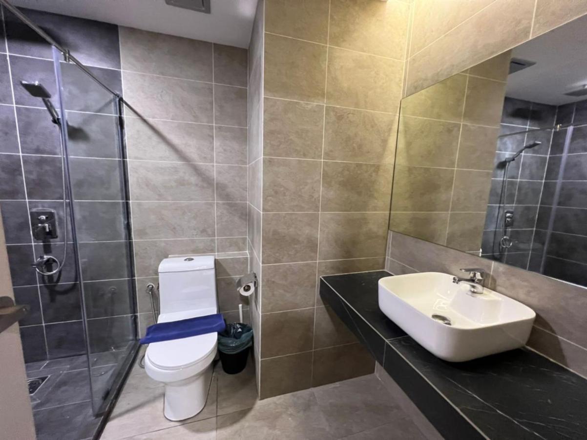 Arusuites Tanjung Aru Kota Kinabalu - Laxzone Suite Exterior foto